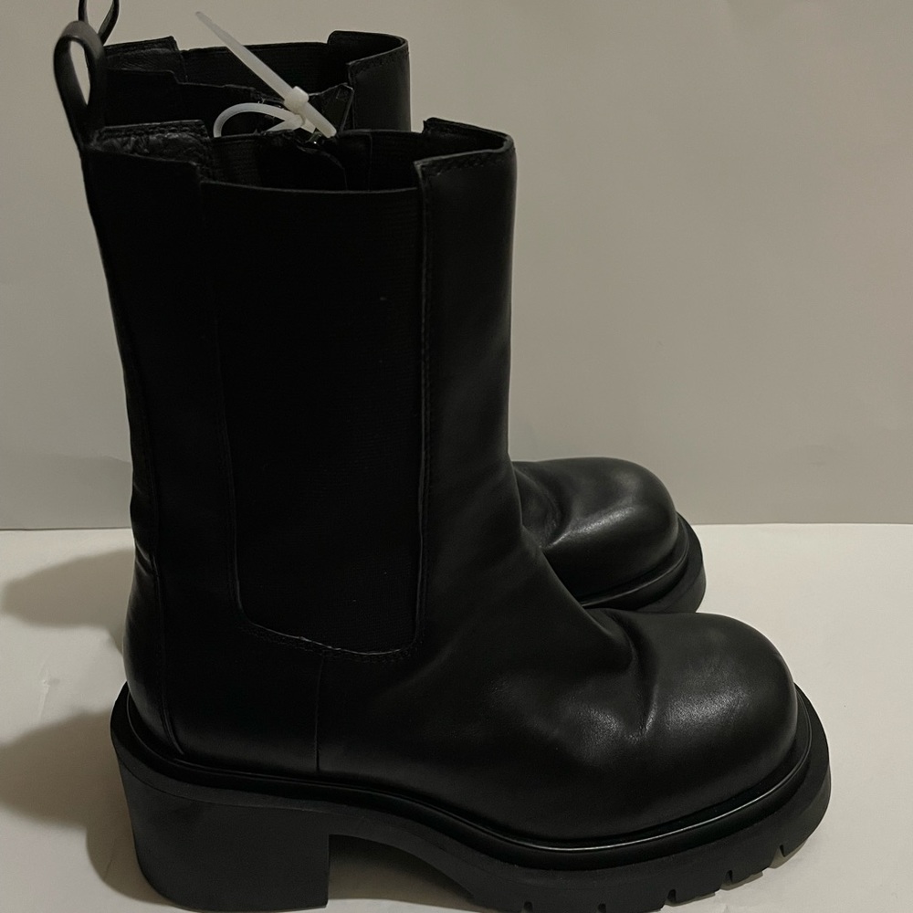 Jeffrey Campbell Looped Platform Chelsea Boot - Picture 5 of 9